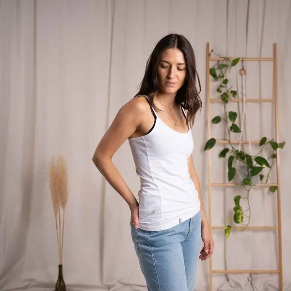 Vresh Clothing Vresh Clothing Silvia - Spaghetti-Trägertop aus Biobaumwoll-Mix, Weiß, – Produktbild 1 von 4