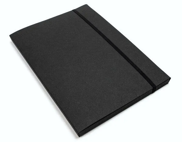 tyyp tyyp Sammelmappe aus 100 % Recyclingpapier, Schwarz, – Produktbild 1 von 5