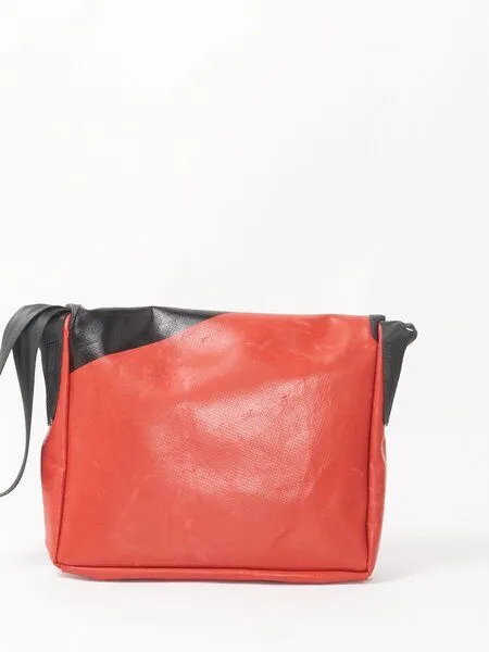 Freitag Freitag F11 LASSIE - red black (000004048696) – Produktbild 3 von 3