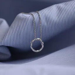 Eppi Eppi Silberner Kettenanhänger im Karmastil mit Diamanten Heidi – Produktbild 1 von 1