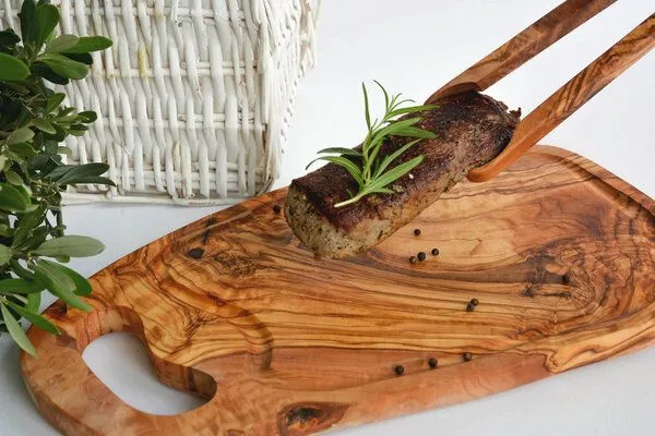 Olivenholz erleben Olivenholz erleben Steakbrett mit Rille und Grifflasche – Produktbild 4 von 5