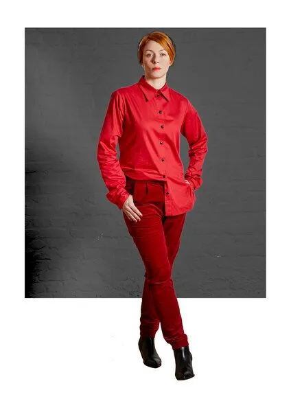 Sophia Schneider-Esleben Sophia Schneider-Esleben Unisex Shirt Lui, Red - Unisex Hemd Damenhemd und Herrenhemd aus Bio-Baumwolle – Produktbild 3 von 4