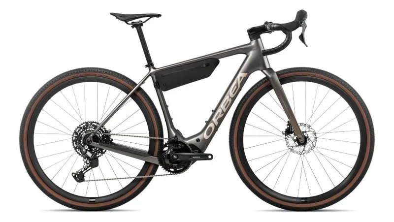 We Cycle Orbea Denna H50 E-Bike Gravel Pedelec magnetic bronze 2027 XL (186-191 cm) | E-Gravelbikes – Produktbild 1 von 1