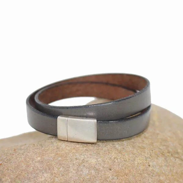 Mitienda Shop Mitienda Shop Lederarmband mit Magnetverschluss Unisex, Grau-silber, – Produktbild 1 von 1
