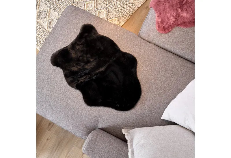 ASTRA Fellteppich Elda, Kunstfell, rechteckig, Höhe: 13 mm, Dekofell, kuschelweich, Wohnzimmer, Kinderzimmer, Kaninchenhaptik, Schwarz, – Produktbild 3 von 5