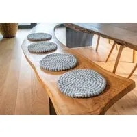 naturling naturling Filzkugel Sitzkissen rund 34cm aus 100% Schurwolle – Produktbild 1 von 1