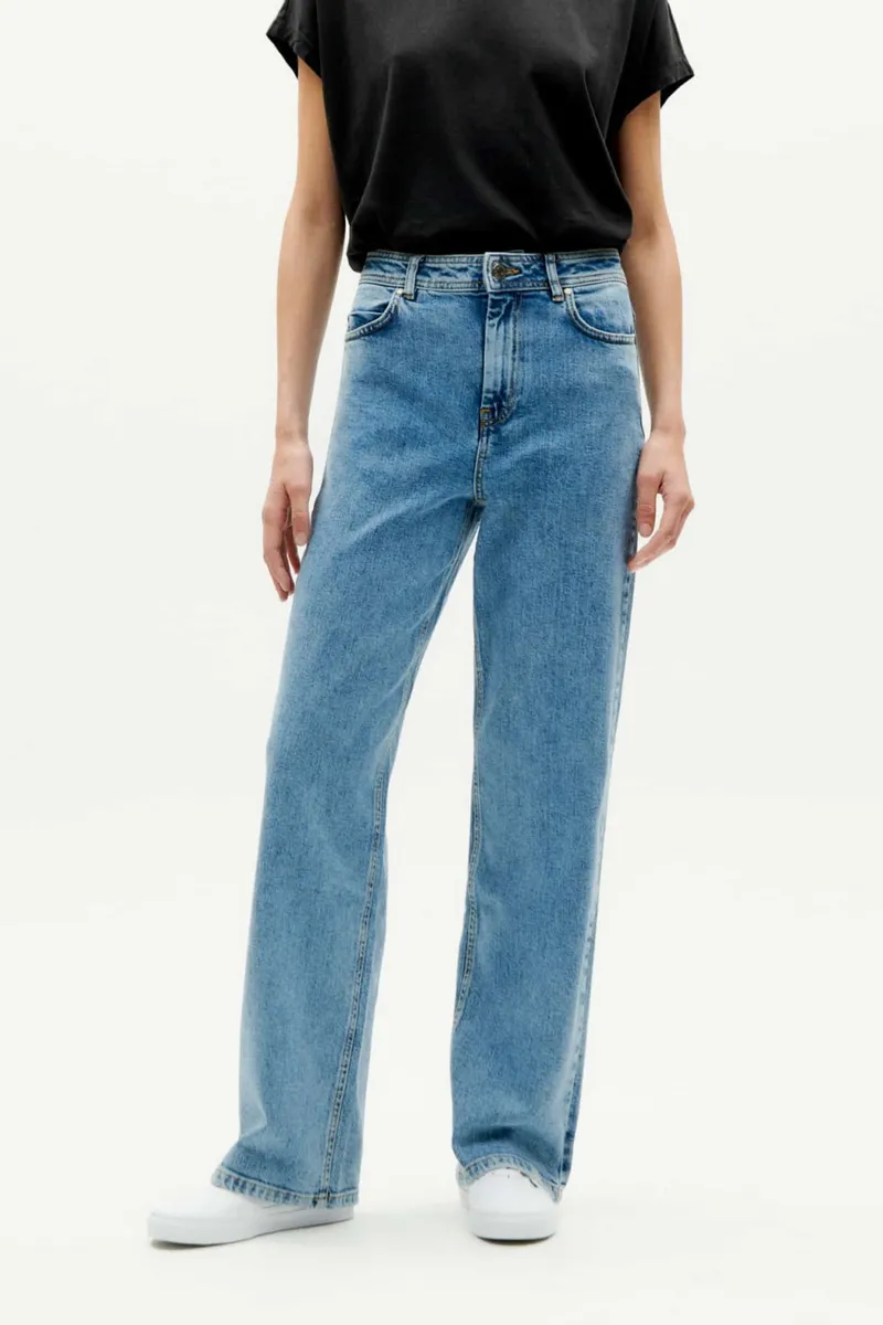 thinking mu Thinking MU Damen vegan Jeans Theresa Light Denim, Blau, – Produktbild 2 von 2