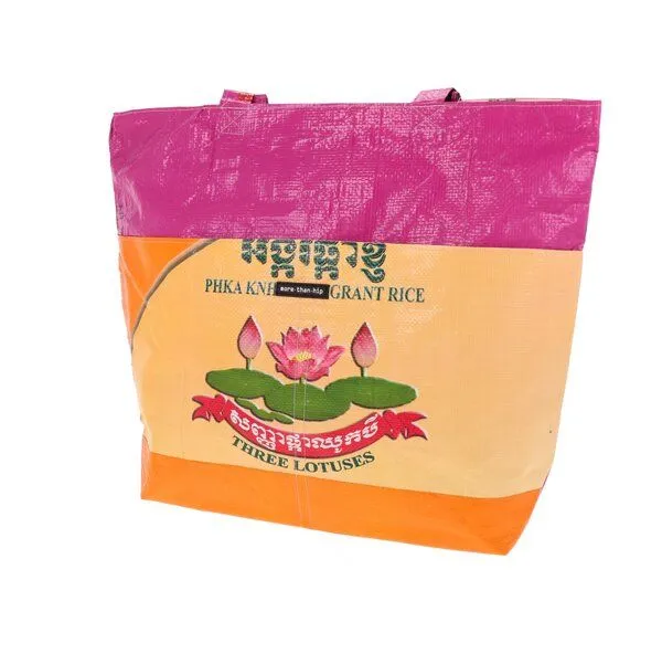 MoreThanHip MoreThanHip Reißverschluss Shopper-Tasche aus recyceltem Reis-, Tierfutter- oder Zuckersack – Moni, Lotus - rosa orange, – Produktbild 2 von 4
