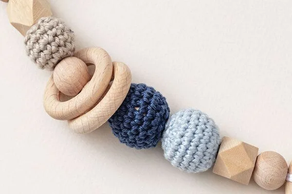 NoniKids Berlin NoniKids Berlin Kinderwagenkette Holz *Ring* 4 Farben | Bio Baumwolle, Blau, – Produktbild 4 von 4