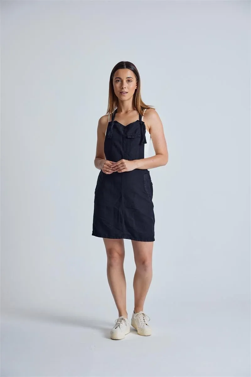 Flax and Loom Flax and Loom Damen vegan Kleid Latzhose Peggy Schwarz, Schwarz, – Produktbild 2 von 2