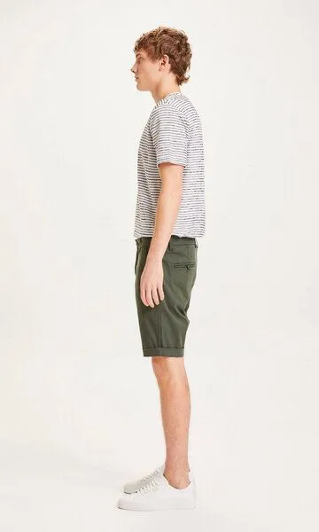 KnowledgeCotton Apparel KnowledgeCotton Apparel Shorts - CHUCK regular chino poplin shorts, Grün (forrest night), – Produktbild 2 von 3