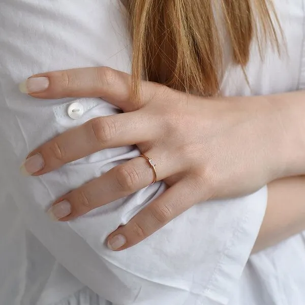 Eppi Eppi Ring mit Mondstein in Baguette-Form Koos, Weiss, – Produktbild 4 von 4