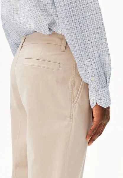 ARMEDANGELS ARMEDANGELS TAAMIR PLEATED Herren Chinohose aus Bio-Baumwolle, Sandstone, – Produktbild 2 von 3
