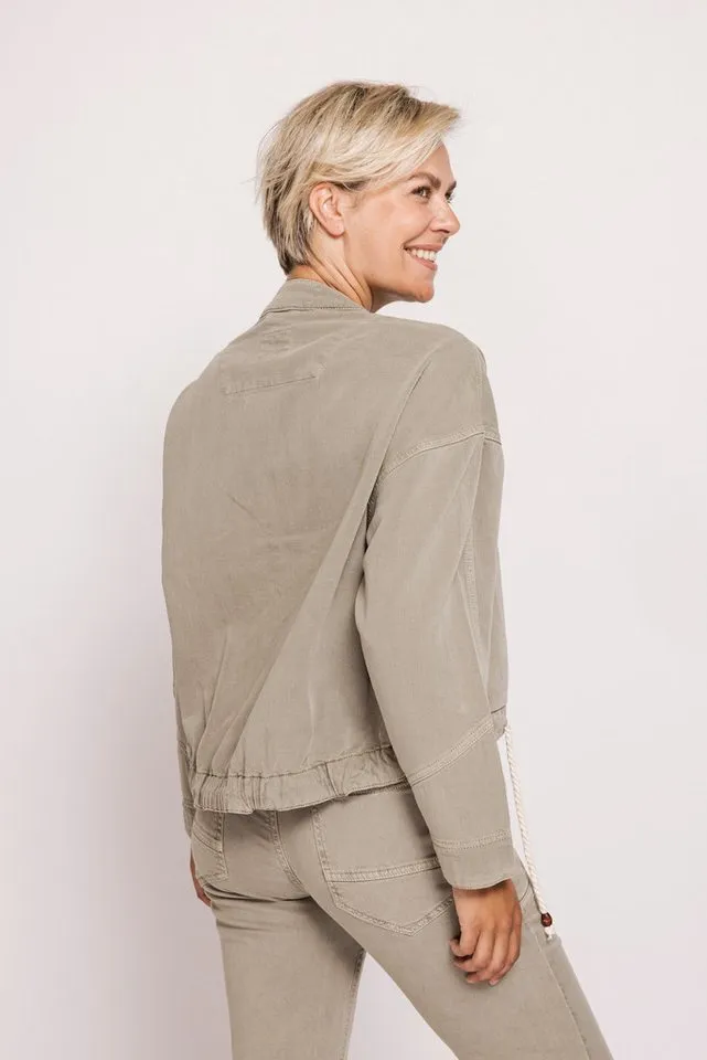 Zhrill Kurzjacke ZHCALISTA moderner Look, aus Baumwolle und Lyocell, Loose Fit, mit Stehkragen, Grün, – Produktbild 2 von 3