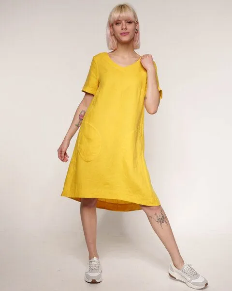 Alma & Lovis Alma & Lovis Legeres Kleid mit V-Ausschnitt aus reinem Leinen | Linen V-Neck Dress, Sun (gelb), – Produktbild 2 von 4