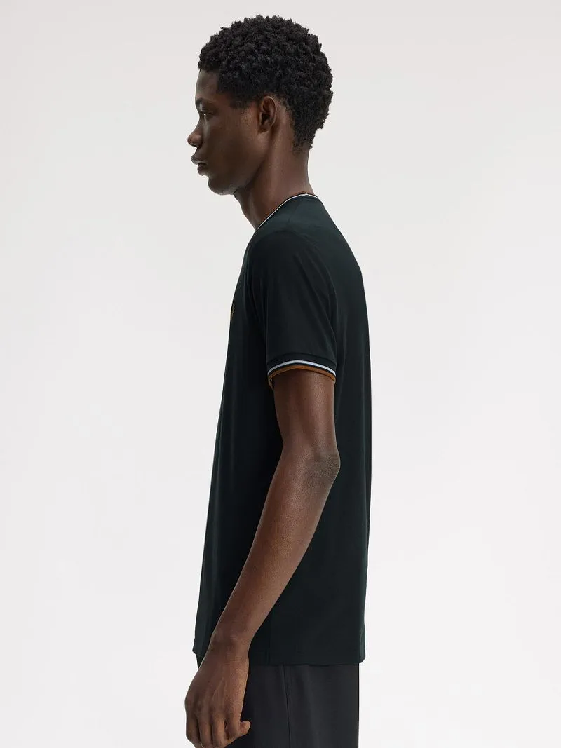 Fred Perry Fred Perry Twin Tipped T-Shirt Grün 78C - Größe XXL, Dunkelgrün, – Produktbild 4 von 5