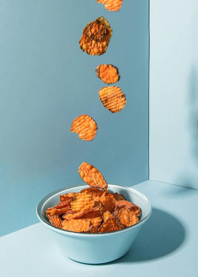 KoRo Bio Süßkartoffelchips ohne Zusatz von Öl und Salz 200 g – Produktbild 4 von 5