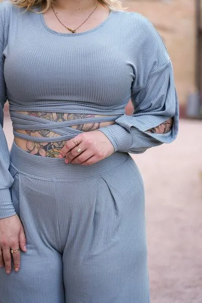 Vivien Joy Vivien Joy Flower Pulli mit Schlitzen an den Ärmeln - Farrah, Sky (blau), – Produktbild 3 von 4