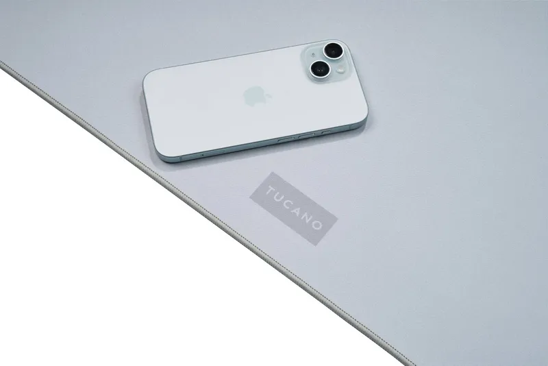 Tucano Tucano One Desk Mat Silber – Produktbild 3 von 5