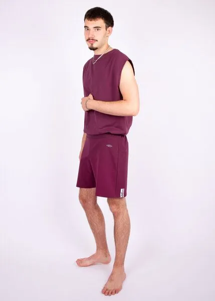 ÆVRIL ÆVRIL Unisex Kurze Shorts // Aubergine Red // Bio-Baumwolle – Produktbild 3 von 4