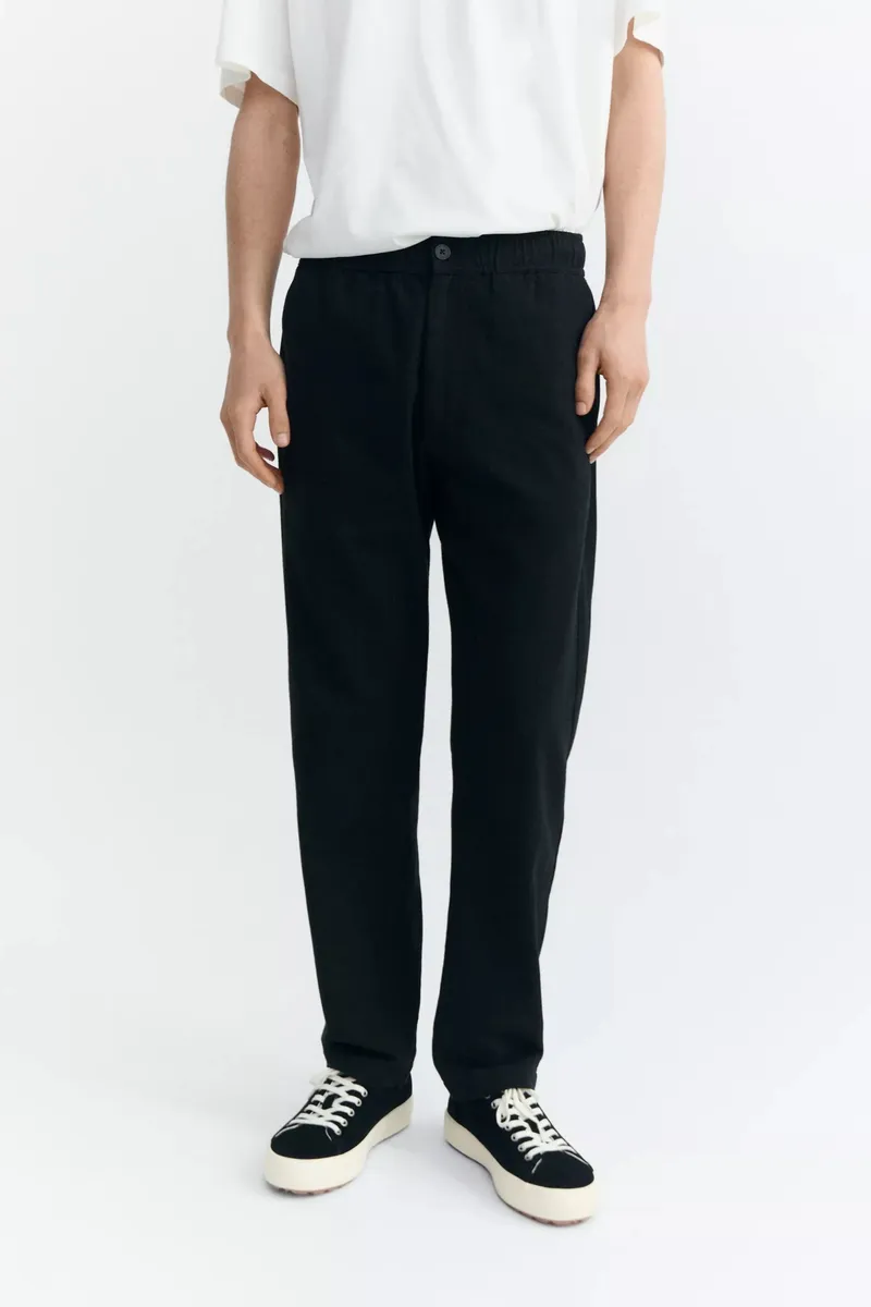 thinking mu Thinking MU Herren vegan Hose Light Travel Schwarz, Schwarz, – Produktbild 2 von 2