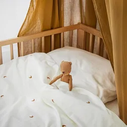 Yumeko Kinderbettwäsche Warm White/Ochre Moon "Yumeko" aus Bio-Baumwollsatin – Produktbild 1 von 1