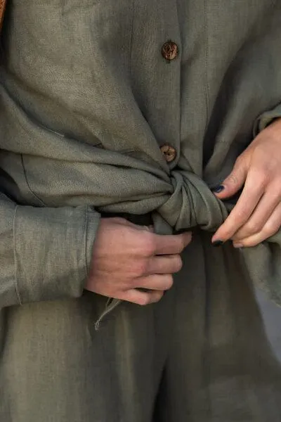 gust. gust. Damen Oversized Hemdbluse aus Leinen - Oversized linen shirt - 100% Bio-Leinen, Pine (grün), – Produktbild 3 von 4