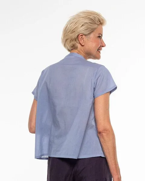 Alma & Lovis Alma & Lovis Charmantes Blusenshirt aus feinster Bio-Baumwolle | Batist Bluse, Sky (blau), – Produktbild 3 von 3