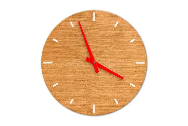 klotzaufklotz klotzaufklotz Wanduhr Furnier, Rot, – Produktbild 2 von 4