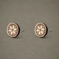 feinformart feinformart Ohrstecker / Ohrring aus Holz - geometrische Blume dunkel - 9mm – Produktbild 1 von 1