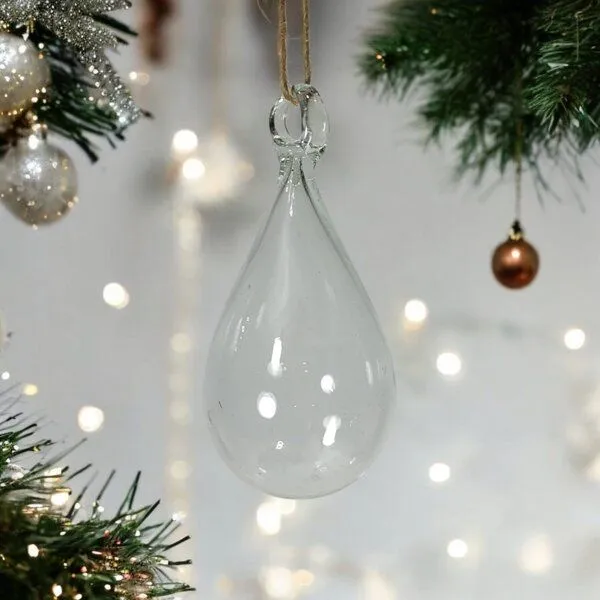 Moogoo Creative Africa Moogoo Creative Africa Mundgeblasene Weihnachtskugel "Tropfen" | Clear (Transparent) | handgemacht in Palästina | Fair Trade for Peace – Produktbild 2 von 2