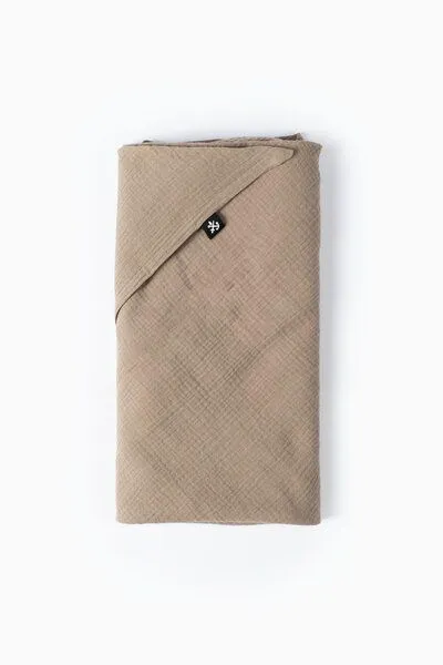 JECKYBENG JECKYBENG The SCARF - Großes Dreieckstuch aus Musselin, Taupe, – Produktbild 1 von 3