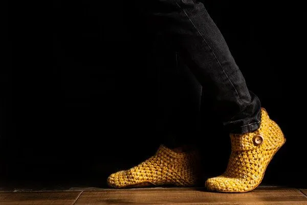 Kingdom of Wow Kingdom of Wow - Handgefertigte Hausschuhe aus Wolle - low top, Butterscotch, – Produktbild 2 von 4