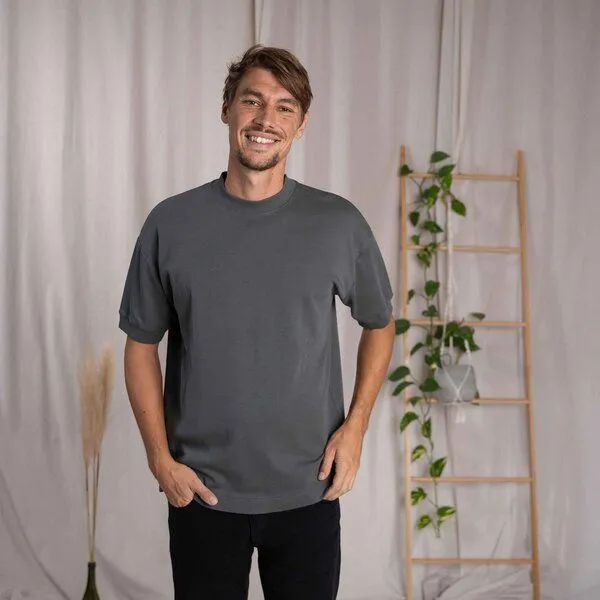 Vresh Clothing Vresh Clothing Vriedl - Oversized T-Shirt aus Heavy-Jersey Biobaumwolle, Tannengrün, – Produktbild 2 von 4