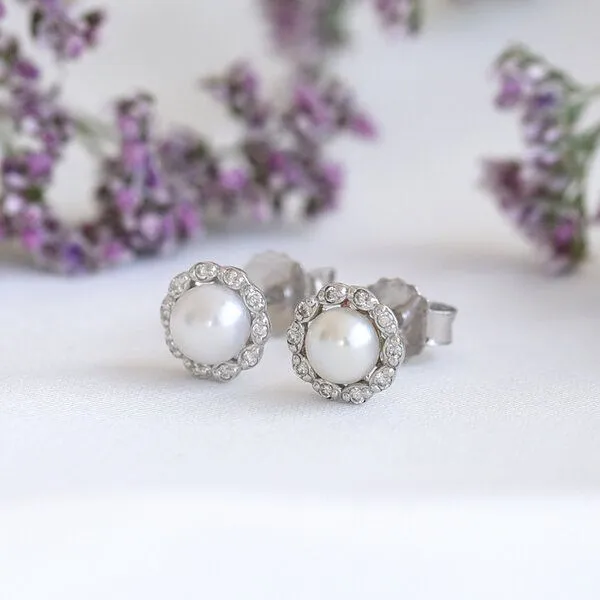 Eppi Eppi Silberne Halo-Ohrringe mit Diamanten und Perlen Arabella, Silber, – Produktbild 2 von 4