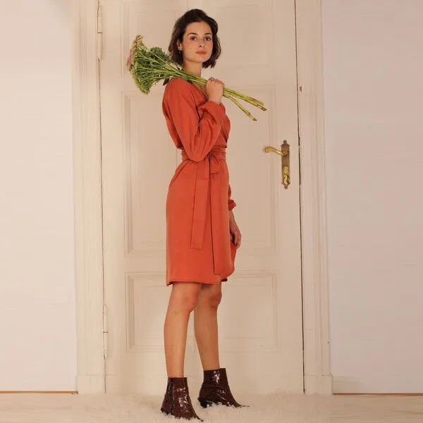 ManduTrap ManduTrap Langärmeliges Tencel Wickelkleid Tilli in rost, Orange, – Produktbild 3 von 4