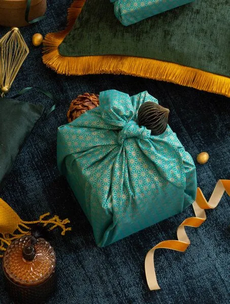 FabRap Gift Wrap FabRap Gift Wrap Wiederverwendbare Geschenkverpackung Furoshiki - Set mit drei Größen (einseitig), Jade (grün), – Produktbild 2 von 4