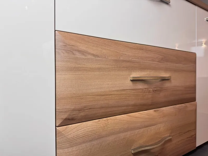 OTTO home Kommode Gala, melaminbeschichtet und beige hochglänzend UV lackiert (Soft-Close Funktion, Maße: B/T/H 170/46/83cm), 2trg., mit 4 Schubladen, klassische Rahmenoptik, FSC-zertifiziert, Beige, – Produktbild 3 von 5