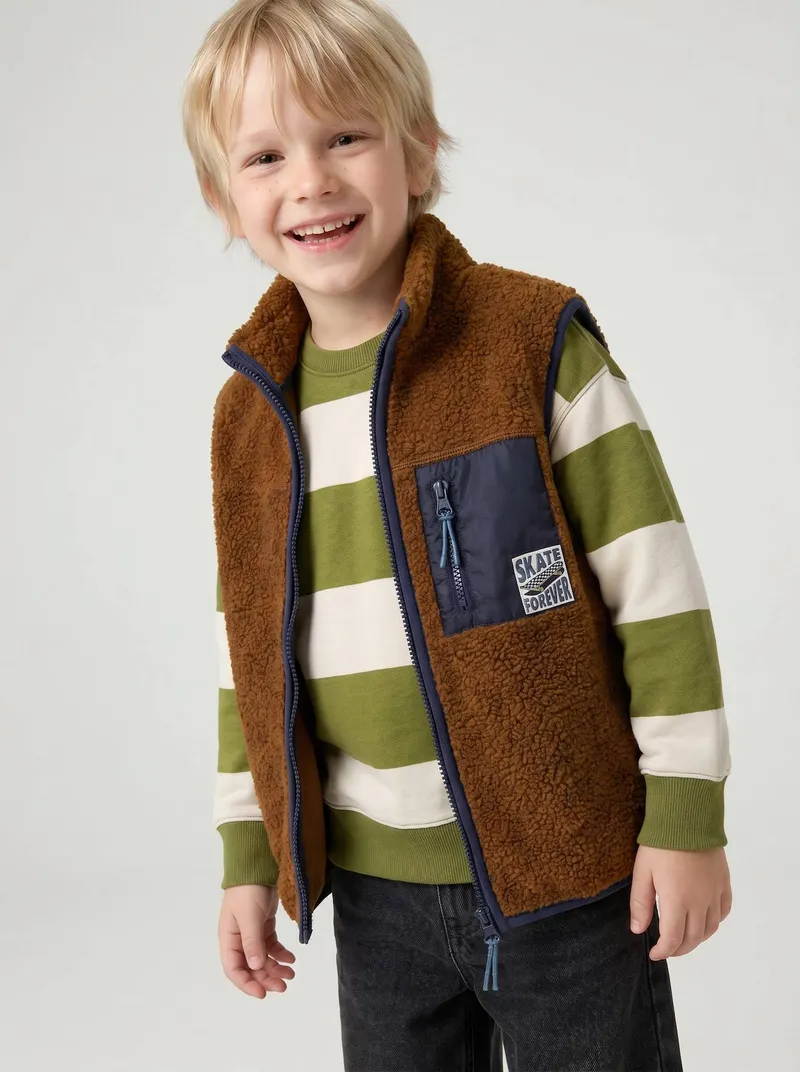 Vertbaudet Vertbaudet Sweatshirt mit Streifen und Skater-Aufnäher Jungen, Pistaziengrün, – Produktbild 1 von 4