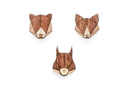BeWooden BeWooden Broschen aus Holz Set Eichhörnchen, Fuchs + Bär – Produktbild 1 von 1