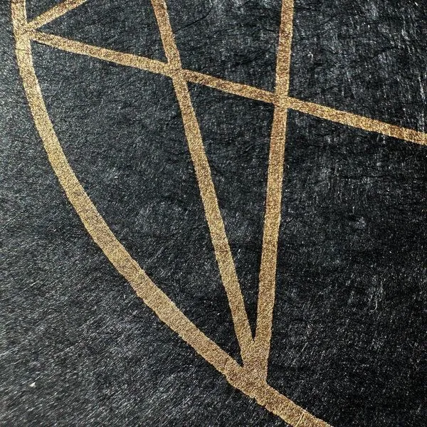 Veskor Cassiopeia Veskor Cassiopeia ENNEAGRAMM Heilige Geometrie Linoldruck | 22 × 22 cm | Gold auf Schwarz – Produktbild 4 von 4