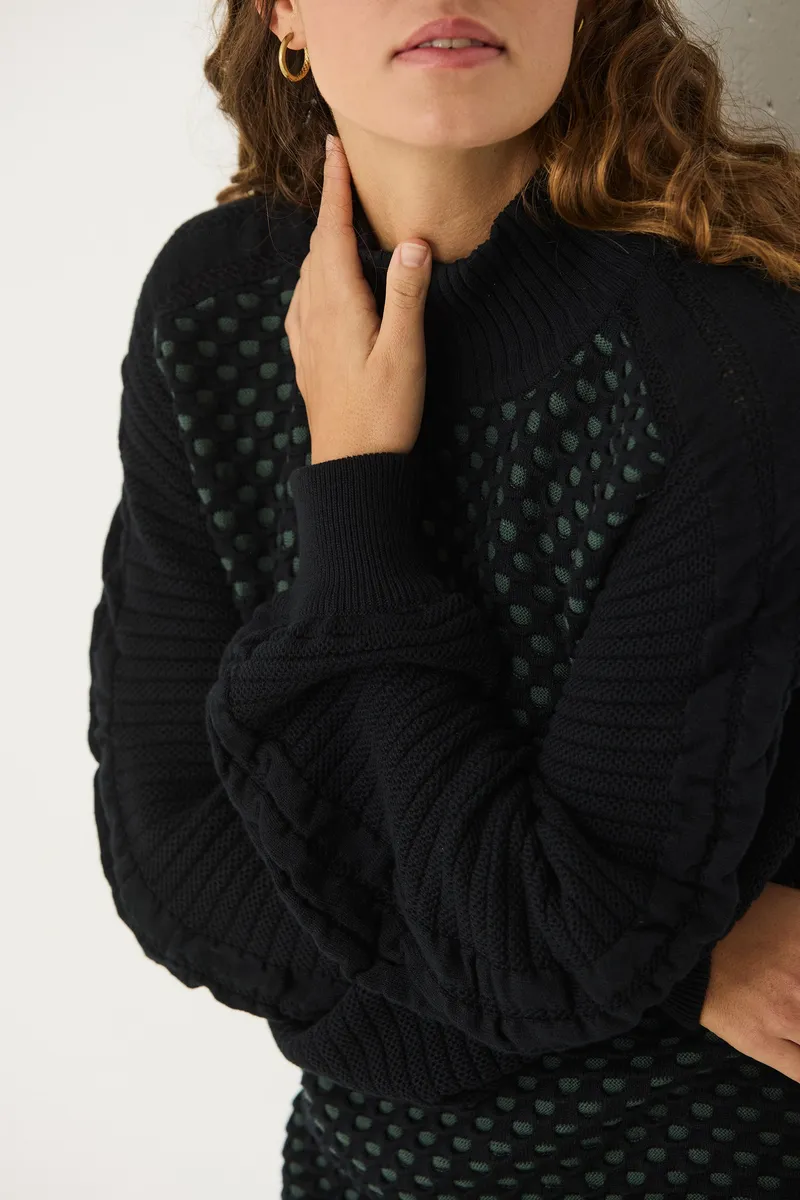 SKFK SKFK Damen vegan Kleid Mit Hohem Ausschnitt Kurz Aus Strick, Kaliope, Schwarz/Grün, Schwarz, – Produktbild 2 von 2