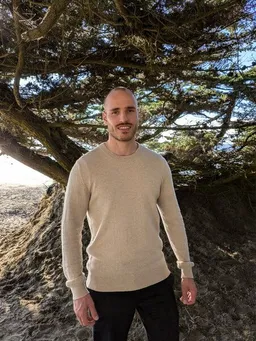 Wooliie Wooliie Handgefertigter 100% Kaschmirpullover – pflanzlich gefärbt, Unisex – Produktbild 1 von 1