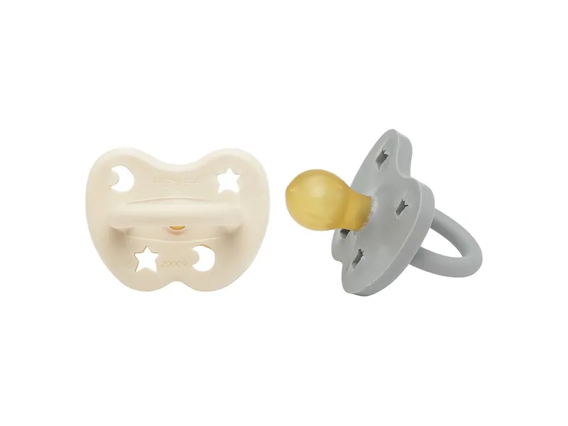 HEVEA HEVEA 2er-Pack Schnuller Milky White & Gorgeous Grey ab 3 Monate, Naturkautschuk, Stern & Mond – Produktbild 2 von 2