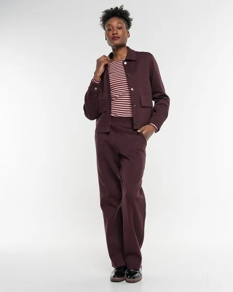 Alma & Lovis Alma & Lovis Edle Hose in Gabardine-Struktur aus feiner Bio-Baumwolle | Gabardine Hose, Grape (rot), – Produktbild 3 von 4