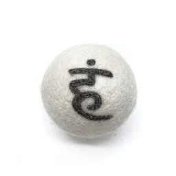 Wooliie Wooliie Handgefertigte Mantra-Bälle aus 100 % naturbelassener Schurwolle – 7 Designs – Produktbild 1 von 1