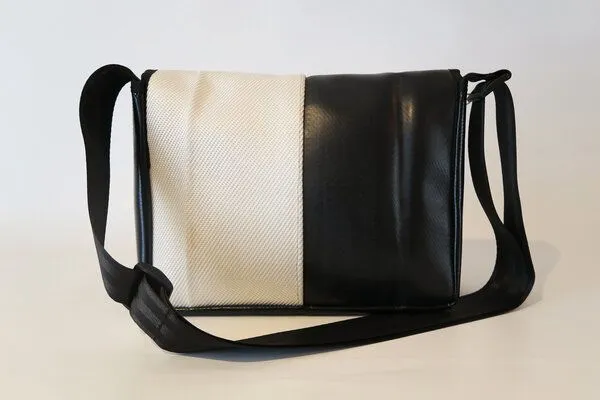 Leonca Leonca Taschen aus Feuerwehrschlauch in 3 Farben/ 5 Größen, Weiss, – Produktbild 7 von 8