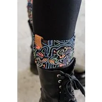 KOKOworld Gamaschen AnkleHugs – Schützende Wadenstulpen – Einzigartiger KOKO-Print von KOKOworld – 100% in der EU fair produziert – Produktbild 1 von 1