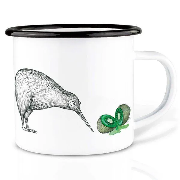 LIGARTI Emailletasse »Zwei Kiwis« von LIGARTI | 300 oder 500 ml | handveredelt in Deutschland | Cup, Kaffeetasse, Emaillebecher, Camping Becher – Produktbild 1 von 1