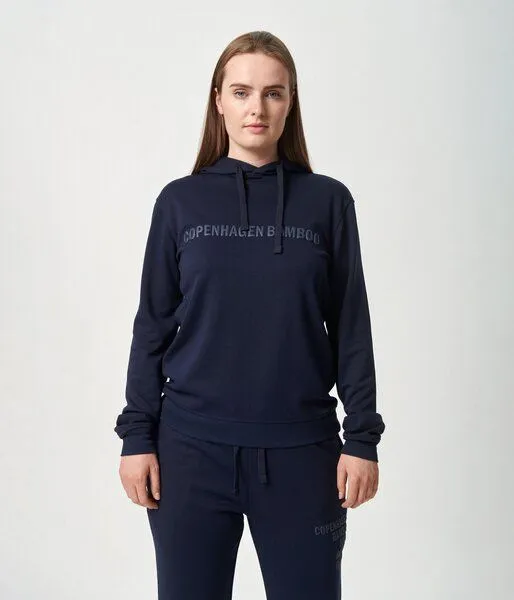 Copenhagen Bamboo Marineblauer Bambus-Kapuzenpullover mit Logo – Produktbild 3 von 4